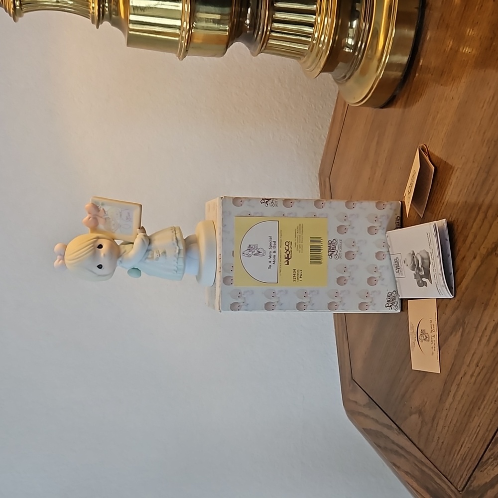To A Very Special Mom & Dad Enesco Precios Moments figurine 1991
